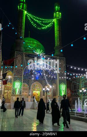 Mosquée illuminée adjacente au Grand Bazar de Kashan, Iran. Banque D'Images