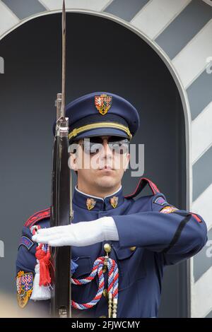 PRAGUE, RÉPUBLIQUE TCHÈQUE - 30 mai 2016 : l'hôtel se trouve dans la résidence présidentielle, près de l'entrée du château de Prague par les écuries impériales Banque D'Images