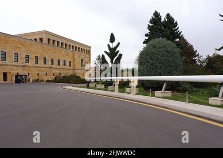 Ancien Flagstaff de l'énorme drapeau turc qui est présenté à l'entrée d'Anıtkabir (Mausolée d'Atatürk) - Ankara Banque D'Images