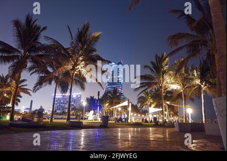 Une photo de paysage de Jeddah pendant la nuit Banque D'Images