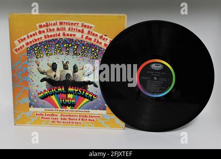 Magical Mystery Tour est un disque du groupe de rock anglais The Beatles. Album de musique sur disque vinyle LP. La musique pop psychédélique est leur principal genre. Banque D'Images