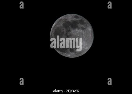 Pleine lune « rose » Banque D'Images