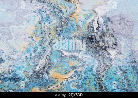 Marbre liquide, œuvres d'art fluides, arrière-plan bleu et gris avec taches de peinture. Motif tourbillonnant, texture colorée. Peinture moderne, papier peint coloré créatif, Banque D'Images