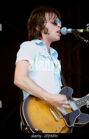 Gaz Coombes - Supergrass, V2002, Hylands Park, Chelmsford, Essex, Royaume-Uni - 17 août 2002 Banque D'Images