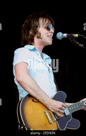 Gaz Coombes - Supergrass, V2002, Hylands Park, Chelmsford, Essex, Royaume-Uni - 17 août 2002 Banque D'Images