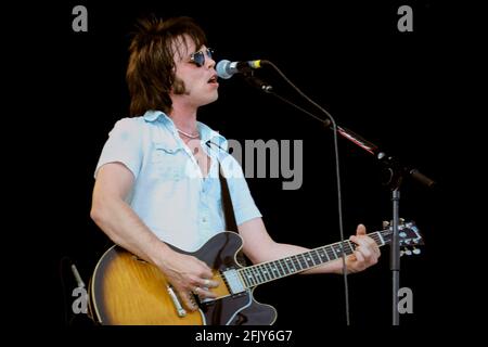 Gaz Coombes - Supergrass, V2002, Hylands Park, Chelmsford, Essex, Royaume-Uni - 17 août 2002 Banque D'Images