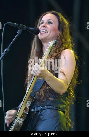 Alanis Morissette, V2002, Hylands Park, Chelmsford, Essex, Royaume-Uni - 17 août 2002 Banque D'Images