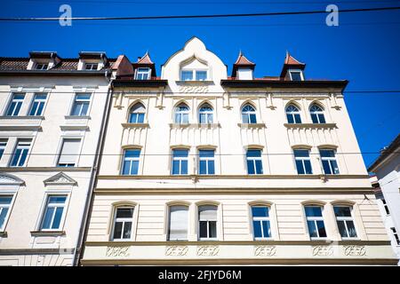 Maison Art Nouveau à Munich, ciel bleu Banque D'Images