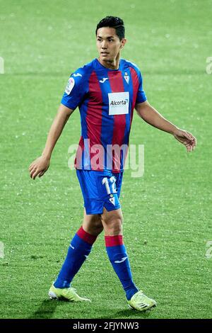 Yoshinori Muto de SD Eibar lors du championnat d'Espagne la Ligue match de football entre SD Eibar et Real Sociedad le 26 avril 2021 au stade d'Ipurua à Eibar, Espagne - photo Ricardo Larreina / Espagne DPPI / DPPI / LiveMedia Banque D'Images