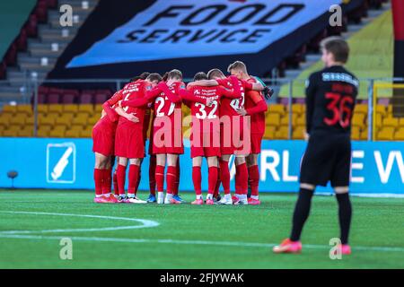 Farum, Danemark. 26 avril 2021. Les joueurs du FC Nordsjaelland vus dans un caucus lors du match 3F Superliga entre le FC Nordsjaelland et le FC Midtjylland à droite de Dream Park à Farum. (Crédit photo : Gonzales photo/Alamy Live News Banque D'Images