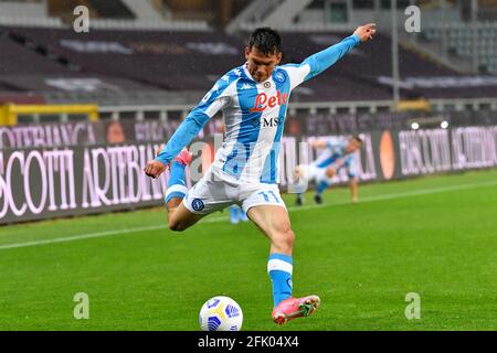 Turin, Italie. 26 avril 2021. Hirving Lozano (11) de la SSC Napoli vu pendant la Seria UN match entre le FC de Turin et la SSC Napoli au Stadio Grande Torino à Turin, Italie. (Crédit photo : Gonzales photo/Alamy Live News Banque D'Images