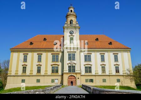 Valpovo, Croatie, 24 avril 2021 : Château de Prandau-Normann au XVIIIe siècle - Valpovo, Slavonie Banque D'Images
