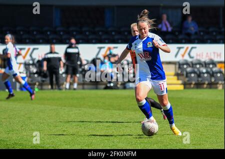 Londres, Royaume-Uni. 25 avril 2021. Georgia Walters (11 blackburn Rovers) avance avec le ballon lors du match de championnat féminin FA entre London Bees et Blackburn Rovers, en Angleterre. Crédit: SPP Sport presse photo. /Alamy Live News Banque D'Images