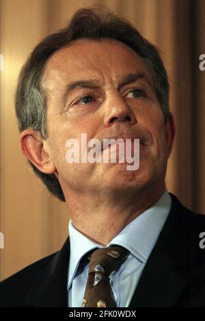 Le Premier ministre britannique Tony Blair lors d'une conférence de presse à sa résidence officielle à Downing Street, Londres, le jeudi 22 juillet 2004. M. Blair a indiqué qu'il ne quitterait pas Downing Street depuis au moins cinq ans en disant aux journalistes: "Nous venons de publier ces stratégies de cinq ans et je veux les voir à travers". Voir PA Story POLITICS Blair. PA photo: David Sandison / WPA / indépendant. Banque D'Images