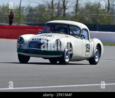 Martin Stowe, MG A, FISCAR Historic 50's, Hawthorn Trophy Cars, Hawthorn International et Tom Cole Trophies Race pour les courses sportives des années 1950 et GT Cars Banque D'Images