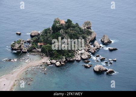 Isola Bella près de Taormina en Sicile, Italie. Connue sous le nom de la Perle de la mer Ionienne. Banque D'Images