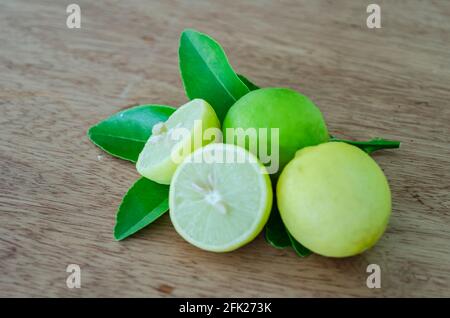 Couper et faire des limes entières Banque D'Images