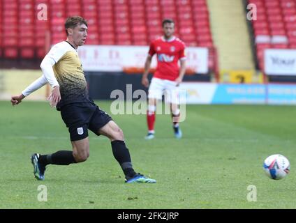 Woolwich, Royaume-Uni. 27 avril 2021. WOOLWICH, Royaume-Uni, AVRIL 27: Harry Pickering de Crewe Alexander (en prêt de Blackburn Rovers) pendant la Sky Bet League One entre Charlton Athletic et Crewe Alexandra à The Valley, Woolwich le 27 avril 2021 crédit: Action Foto Sport/Alamy Live News Banque D'Images