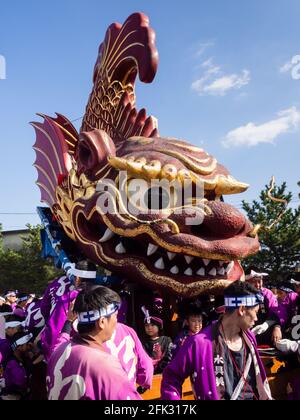 Caratsu, Japon - 3 novembre 2016 : énorme flotteur coloré au festival de Karatsu Kunchi Banque D'Images