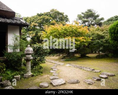 Kitsuki, Japon - 31 octobre 2016 : jardin traditionnel japonais à la résidence Ohara dans la ville historique de Kitsuki Banque D'Images