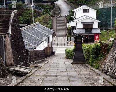 Kitsuki, Japon - 31 octobre 2016 : centre-ville historique de Kitsuki, une ancienne ville de château japonais Banque D'Images