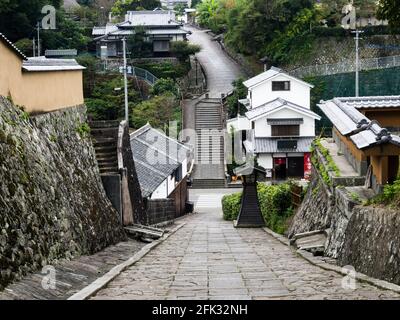 Kitsuki, Japon - 31 octobre 2016 : centre-ville historique de Kitsuki, une ancienne ville de château japonais Banque D'Images