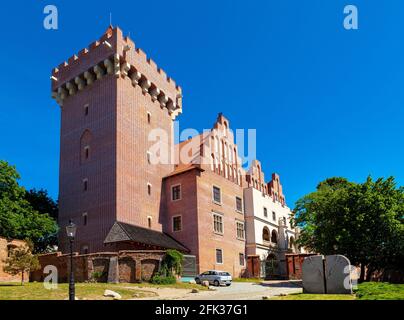 Poznan, Pologne - 5 juin 2015 : vue panoramique sur le château royal historique du duc Przemysl dans le centre de la vieille ville Banque D'Images