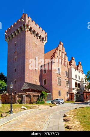 Poznan, Pologne - 5 juin 2015 : vue panoramique sur le château royal historique du duc Przemysl dans le centre de la vieille ville Banque D'Images