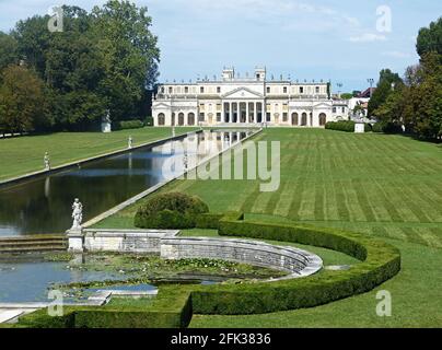 Villa Pisani, l'une des plus célèbres villas vénitiennes du nord de l'Italie. Banque D'Images