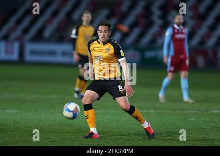 Newport, Royaume-Uni. 27 avril 2021. Matty Dolan of Newport County in action.EFL football League Two Match, Newport County v Scunthorpe Utd au Rodney Parade à Newport, pays de Galles, le mardi 27 avril 2021. Cette image ne peut être utilisée qu'à des fins éditoriales. Utilisation éditoriale uniquement, licence requise pour une utilisation commerciale. Aucune utilisation dans les Paris, les jeux ou les publications d'un seul club/ligue/joueur. photo par Andrew Orchard /Alay Live News Banque D'Images