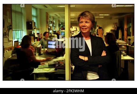 Sally Brompton, rédactrice en chef du magazine Red, mai 2000, dans son bureau Dans l'extrémité ouest de Londres Banque D'Images