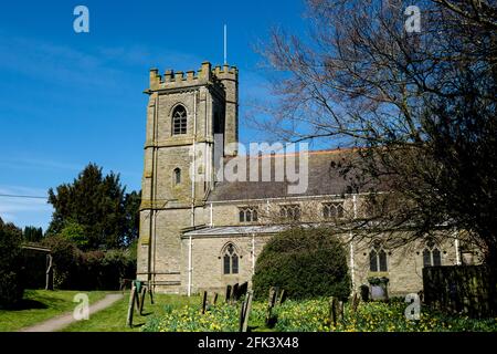 Église Saint-Pierre au printemps, Église Lawford, Warwickshire, Angleterre, Royaume-Uni Banque D'Images