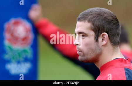 L'ÉQUIPE DE RUGBY D'ANGLETERRE TRAING À PENNYHILL PARK POUR LEUR MATCH AVEC L'AFRIQUE DU SUD. 15/11/2004 JOE WORSLEY PHOTO DAVID ASHDOWNRUGBY ANGLETERRE Banque D'Images