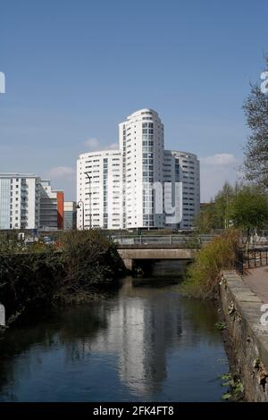 La tour résidentielle Altolusso domine la Skyline de Cardiff. Pays de Galles Royaume-Uni immeuble moderne de grande hauteur Architecture moderne Banque D'Images