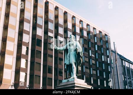 Monument du Baron Eotvos Jozsef à Budapest Banque D'Images