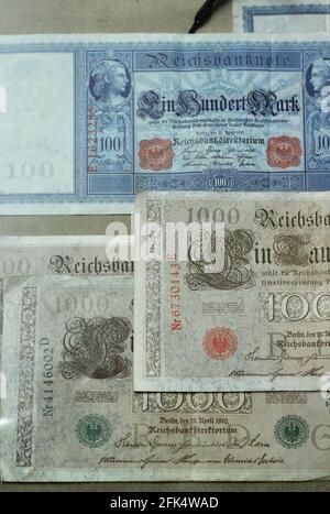 Cracovie, Malopolska/Pologne - 06.12.2015: Billets allemands à partir de 1910. Banque D'Images