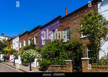 Angleterre, Londres, Hampstead, maisons colorées sur la voie arrière *** Légende locale *** Royaume-Uni,Grande-Bretagne,Grande-Bretagne,Britannique,Anglais,Angleterre,Longo Banque D'Images