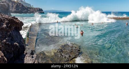 Piscine naturelle Acantilado D Los Gigantes, piscine naturelle Banque D'Images