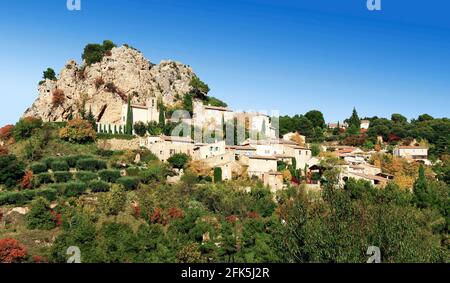 Petit village perché de la-Roque-Alric. Provence. France., Banque D'Images