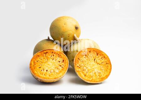 Pomme de bois également connue sous le nom de Bael, Bel, Belgiri, Bili, Bhuel ou Shirphal en Inde. Le fruit médicinal nettoie et renforce le foie, le système digestif, Re Banque D'Images