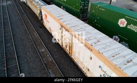 train passant sur la voie Banque D'Images