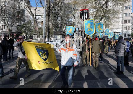 Non exclusif : KIEV, UKRAINE - 28 AVRIL 2021 - les participants à la marche de Vyshyvankas ont célébré le 76e anniversaire de la fondation de l'IF Banque D'Images