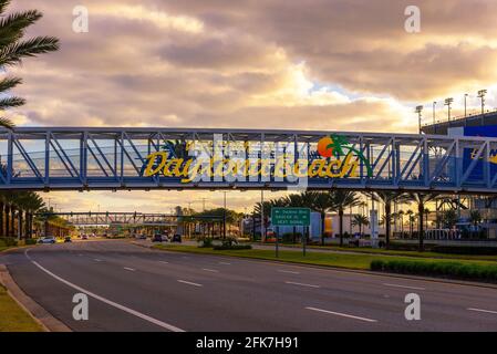 Un panneau de bienvenue à Daytona Beach, Floride. Banque D'Images