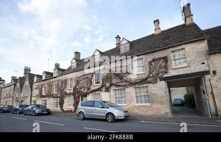 Anciens bâtiments résidentiels à Northleach, Gloucestershire au Royaume-Uni Banque D'Images