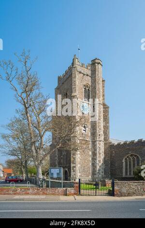 Église d'Aldeburgh Suffolk, vue sur l'église du XIVe siècle de Saint-Pierre et Saint-Paul à Aldeburgh, Suffolk, Angleterre, Royaume-Uni Banque D'Images