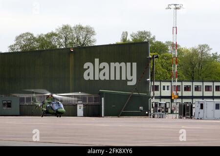 Hélicoptère 15, HKP 15, AgustaWestland AW109 LUHS, à la base aérienne de Malmen. La base aérienne de Malmen est une base aérienne militaire située à Malmslätt, Linköping, en Suède. Banque D'Images