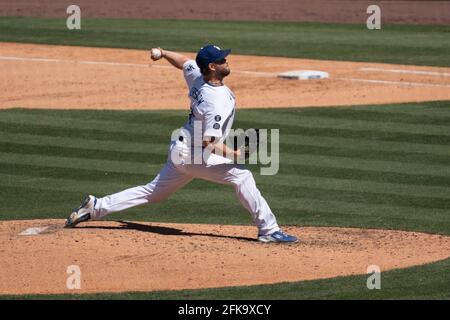 Los Angeles Dodgers départ du pichet Clayton Kershaw (22) lors d'un match de MLB contre les Cincinnati Reds, le mercredi 28 avril 2021, à Los an Banque D'Images