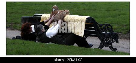 Photocall pour le lancement national du plus grand salon canin sur Terre - CRUFTS se tiendra au NEC Birmingham du 4 au 7 mars. Posant pour la presse, portugaise propriétaire de Podengo Mme Betty Judge de Swindon.pic David Sandison 24/2/2004 Banque D'Images