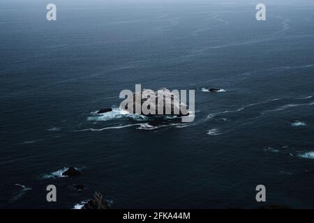 L'océan est au large de la côte de Big sur, en Californie Banque D'Images