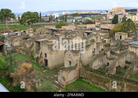 Vue depuis le dessus des ruines à Herculanum, Ercolano, Italie Banque D'Images